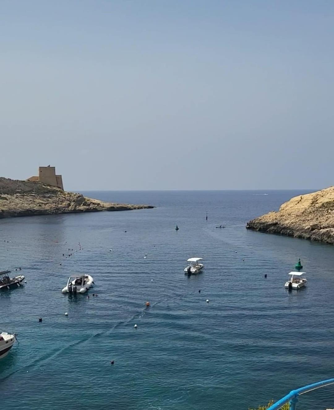 Gozo Coastal With Stunning Sea View, Free Private Parking, Ac & Wifi Appartement *