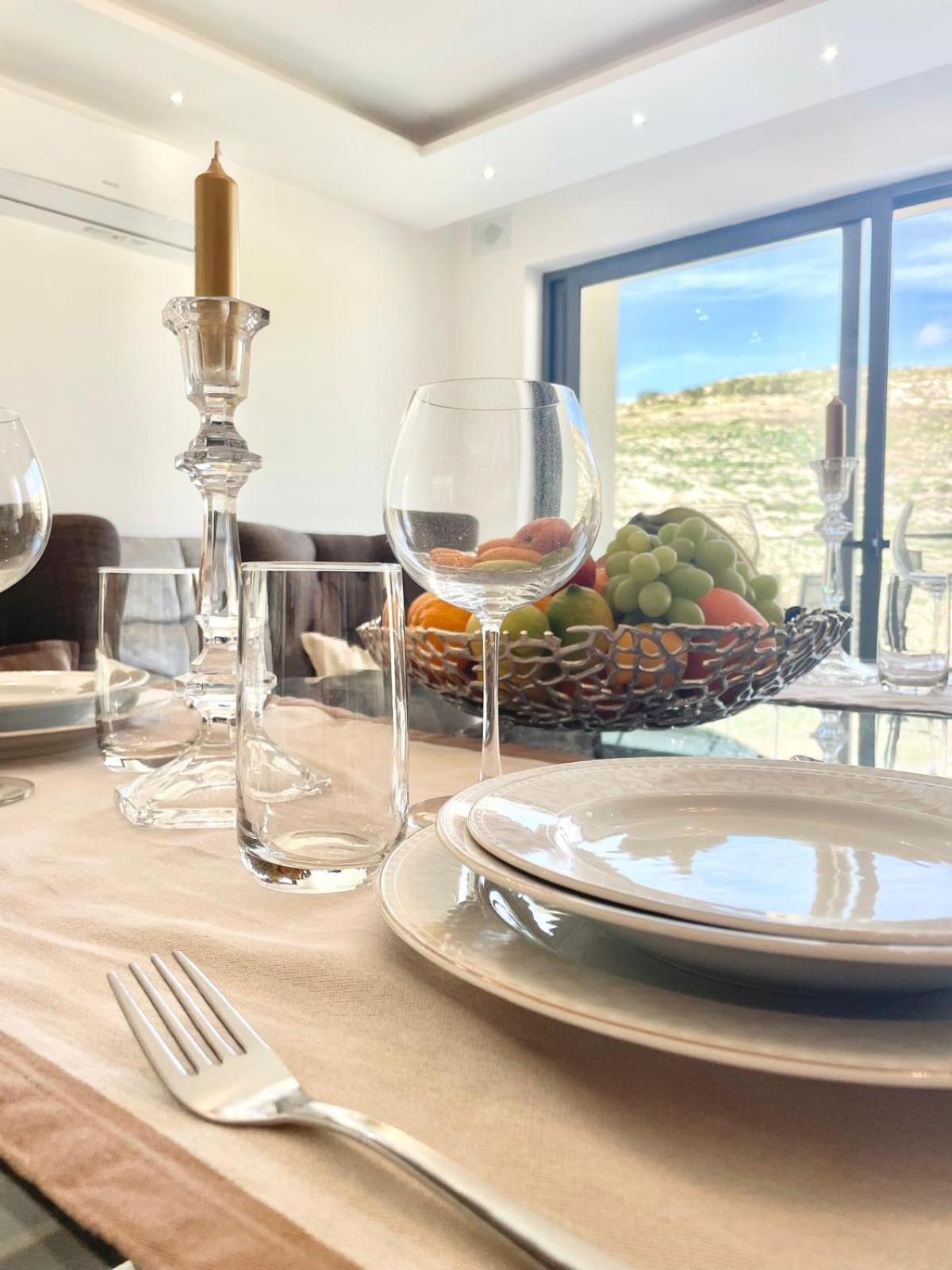 Gozo Coastal With Stunning Sea View, Free Private Parking, Ac & Wifi Appartement